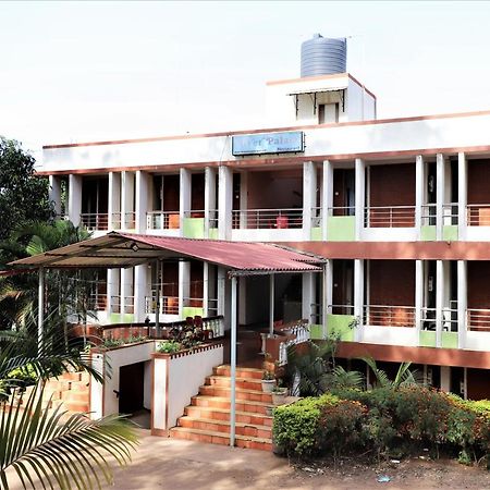 River Palace - A Valley View Hotel Panchgani Eksteriør bilde