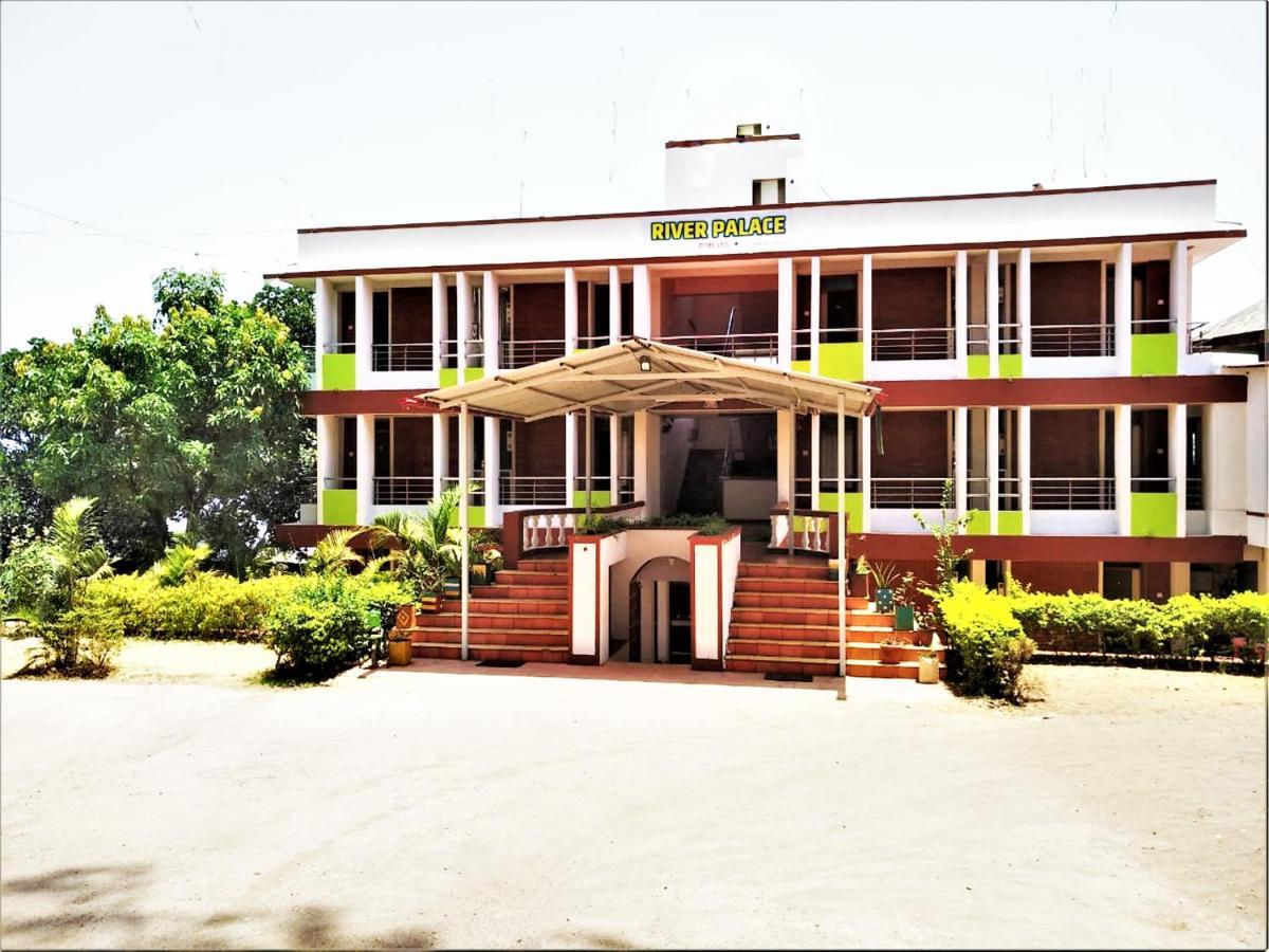 River Palace - A Valley View Hotel Panchgani Eksteriør bilde